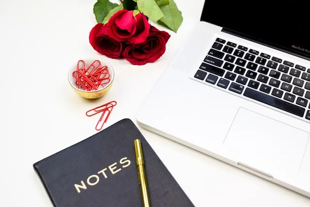 Jak promować firmę poprzez wybór ekologicznych akcesoriów biurowych