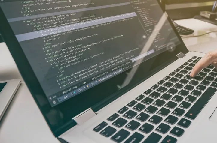 W jaki sposób Zimbra wspiera mobilną pracę i dostępność poczty na różnych urządzeniach?