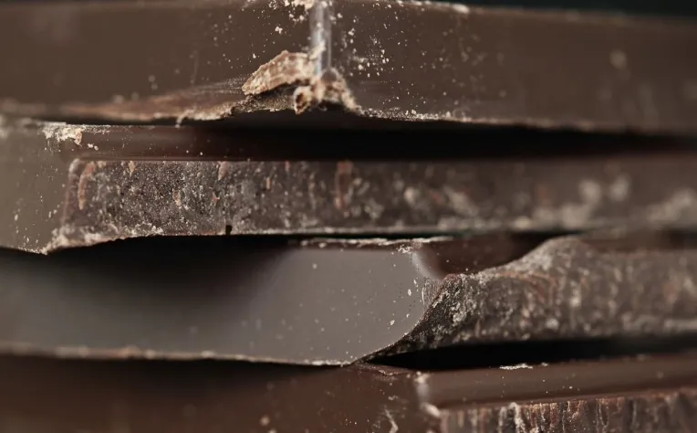 Jak często czyścić kluczowe podzespoły, aby maszyna do czekolady nie pogarszała jakości polewy ani nie powodowała wad produktu?